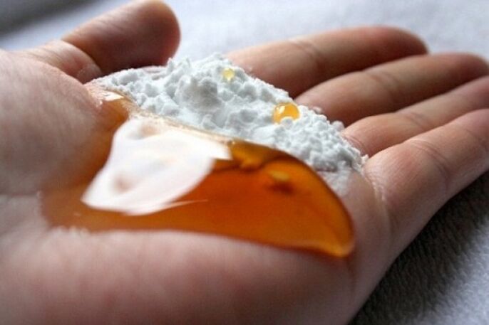 Baking soda with honey is a folk remedy to enlarge male sexual organs. 